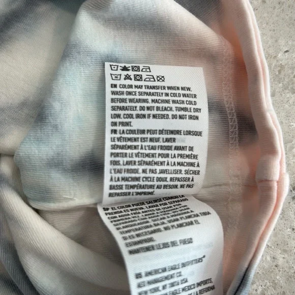 NWT American Eagle crop top. Size large. So cute! - Picture 10 of 10